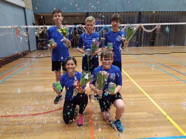 Shuttle Up JX3 kampioen